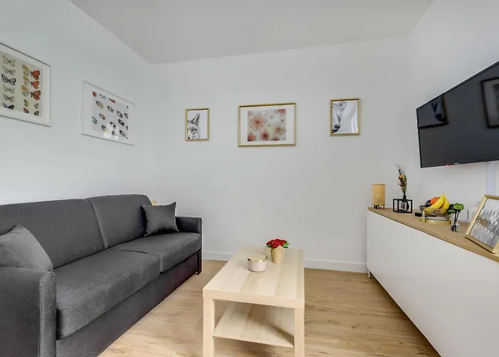 Center Of L Fully Equipped And Cozy